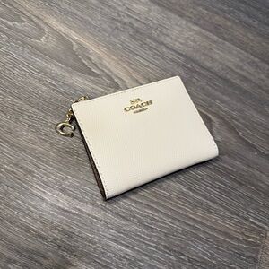 |SOLD| *NWOT* coach bifold snap wallet in cross grain leather
